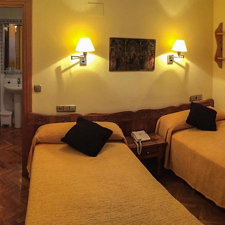 Hotel A Nieu Jaca Extérieur photo