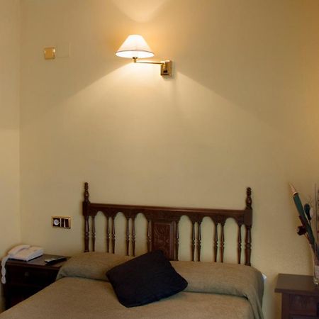 Hotel A Nieu Jaca Extérieur photo