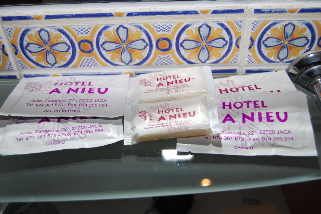Hotel A Nieu Jaca Chambre photo