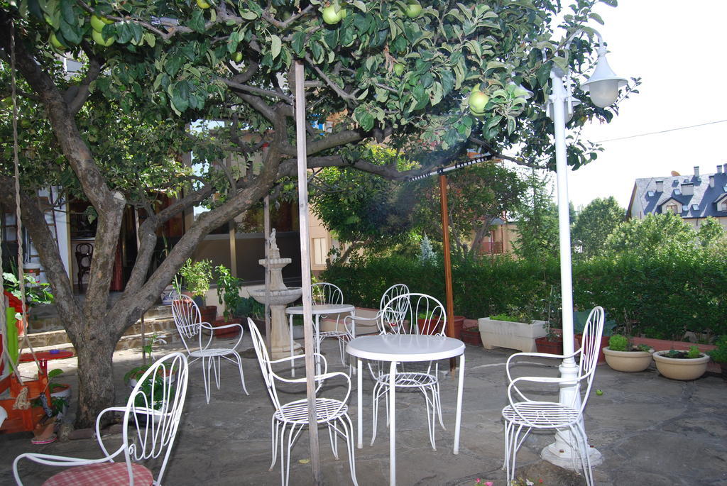 Hotel A Nieu Jaca Extérieur photo