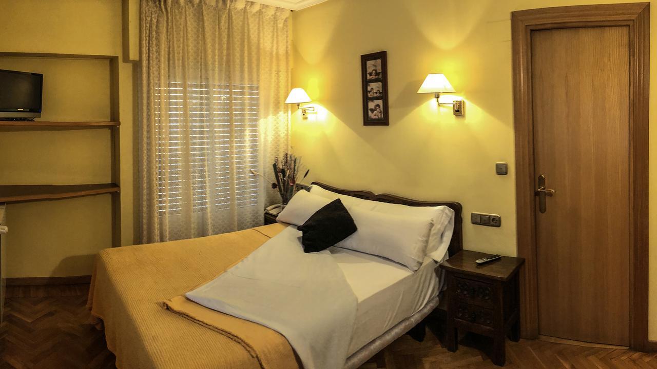 Hotel A Nieu Jaca Extérieur photo